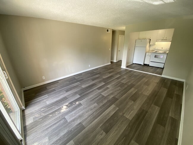 1005 Hickory Hill Ln in Nashville, TN - Building Photo - Building Photo