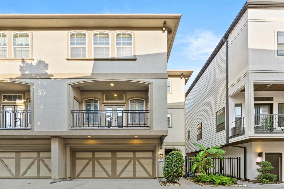 4229 Dickson St in Houston, TX - Building Photo