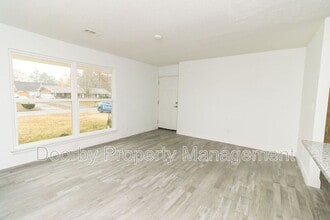 4831 Bonny Lake Ln in Chattanooga, TN - Foto de edificio - Building Photo