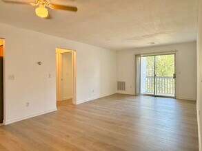 9 Concorde Way in Windsor Locks, CT - Building Photo - Building Photo