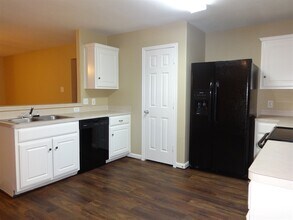 4530 Nueces River Loop in Spring, TX - Foto de edificio - Building Photo