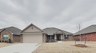 3505 Shutter Ridge Dr in Yukon, OK - Building Photo
