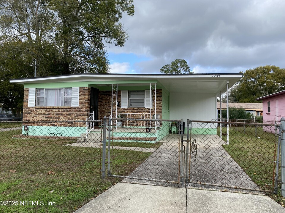 2239 Sherrington St in Jacksonville, FL - Building Photo