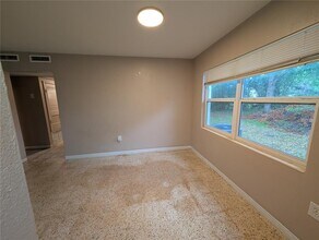 208 Oakwood Dr in Brooksville, FL - Building Photo - Building Photo