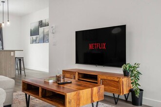 2231-2281 81 St S W, Unit SI ID1511975P in Calgary, AB - Building Photo - Building Photo