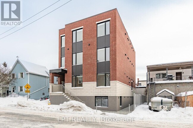 250 Shakespeare St in Ottawa, ON - Building Photo - Building Photo