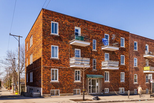 2135 De Bellechasse St in Montréal, QC - Building Photo - Primary Photo