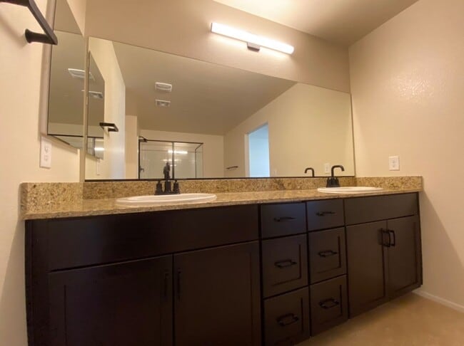 4471 Sapphire Moon Ave