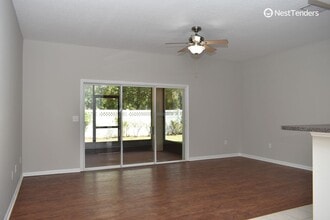 802 Crystal Way in Orange Park, FL - Building Photo - Building Photo