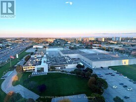 11 Lee Centre Dr in Toronto, ON - Building Photo