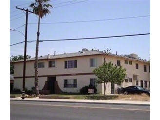 44024 Division St in Lancaster, CA - Foto de edificio