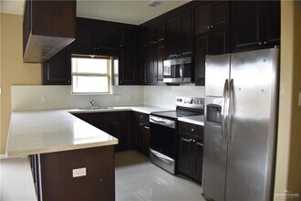 2420 N Mojave St in Edinburg, TX - Building Photo - Building Photo