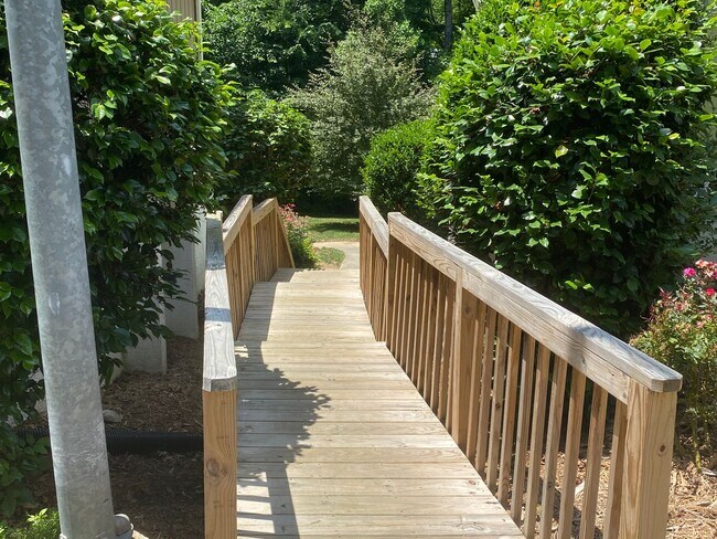 7122 Longstreet Dr in Raleigh, NC - Building Photo - Building Photo