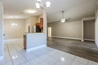 6015 Crickethollow Dr in Riverview, FL - Foto de edificio - Building Photo