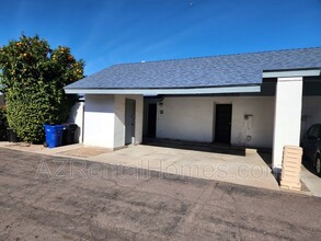 302 N Sycamore in Mesa, AZ - Foto de edificio - Building Photo