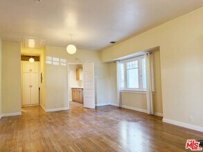 103 N Chester Ave in Pasadena, CA - Building Photo - Building Photo