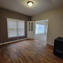 319 SE Rose St in Roseburg, OR - Foto de edificio - Building Photo