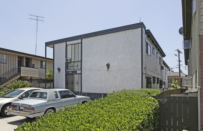 6211 Stanley Ave in San Diego, CA - Foto de edificio - Building Photo