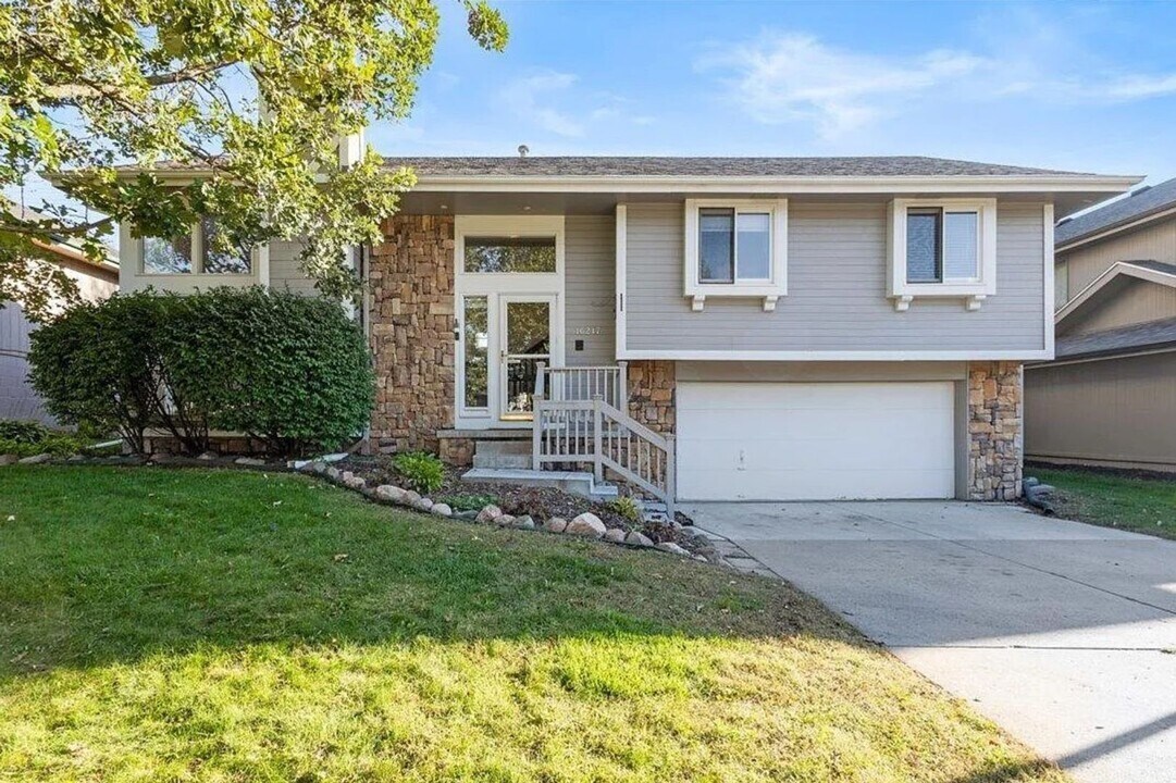 16217 Weir St in Omaha, NE - Building Photo