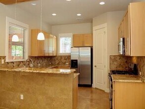 304 Zennia St in Austin, TX - Building Photo - Building Photo