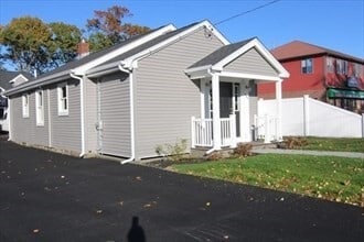848 Washington St in Weymouth, MA - Building Photo - Building Photo