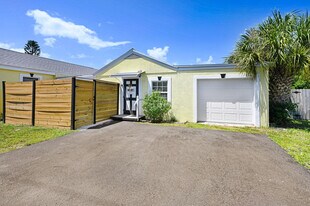 1704 Oak St in Melbourne, FL - Building Photo
