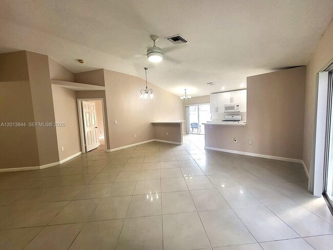 13524 NW 5th Ct in Plantation, FL - Building Photo - Building Photo