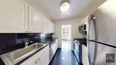 EAST 63 STREET in New York, NY - Building Photo - Building Photo