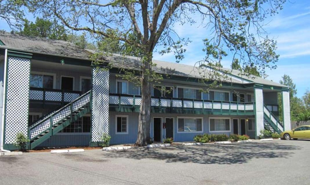 Washington Oaks in Lakewood, WA - Building Photo