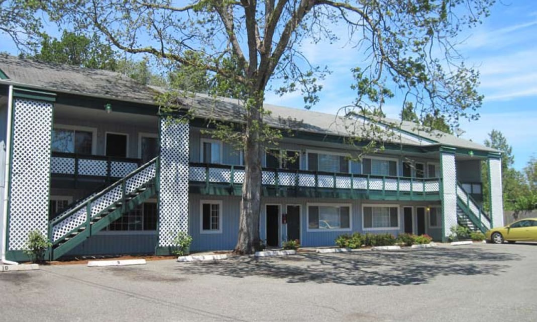 Washington Oaks in Lakewood, WA - Foto de edificio