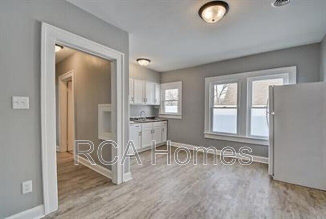 412 N Bradley Ave in Indianapolis, IN - Building Photo - Building Photo