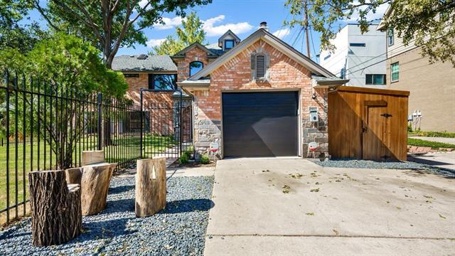 5413 Live Oak St in Dallas, TX - Building Photo