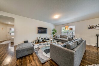 4811 Swing Arc Wy in San Antonio, TX - Building Photo - Building Photo