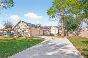 7107 Gettysburg Dr in Richmond, TX - Building Photo