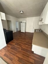 149 2nd Ave, Unit Second floor in Woonsocket, RI - Foto de edificio - Building Photo