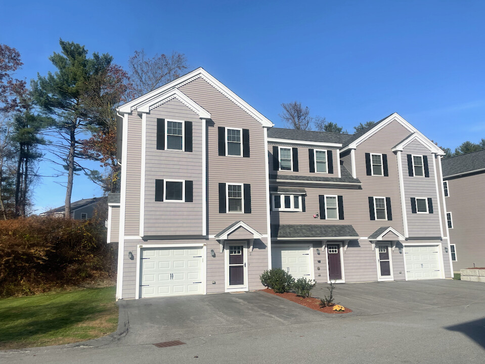 2 Sugar Maple Ln in Westford, MA - Building Photo