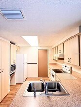 7245 Exemplar Dr in New Port Richey, FL - Building Photo - Building Photo