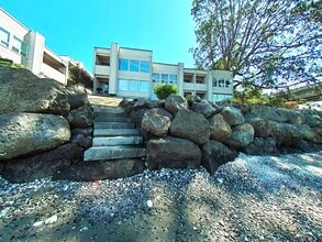 Sunset Shores Apartments in Bremerton, WA - Foto de edificio - Building Photo