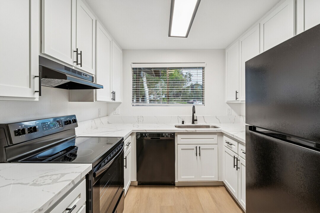 ReNew Alpine in Alpine, CA - Building Photo