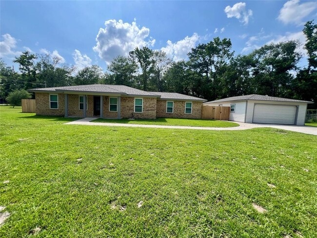 property at 17 N Linnwood Dr