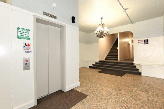1005 S Central Ave in Glendale, CA - Building Photo - Building Photo