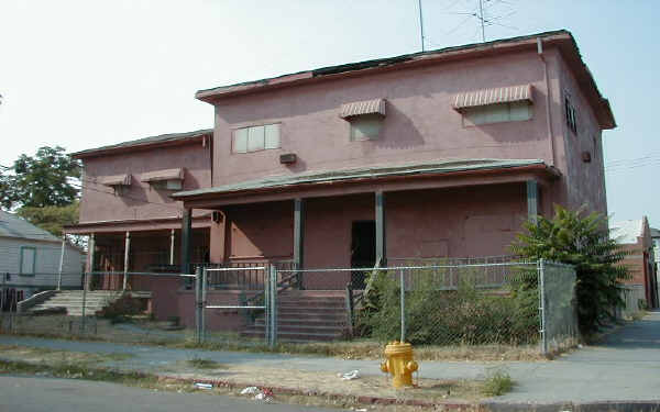 345 S American St in Stockton, CA - Building Photo