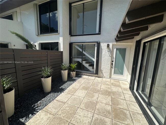 7106 SW 112th Pl in Miami, FL - Building Photo - Building Photo