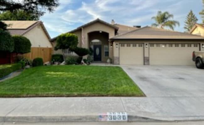 3030 W Rialto Ave in Visalia, CA - Building Photo - Building Photo
