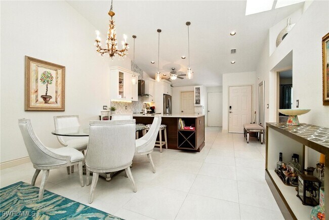 4028 Crayton Rd in Naples, FL - Building Photo - Building Photo