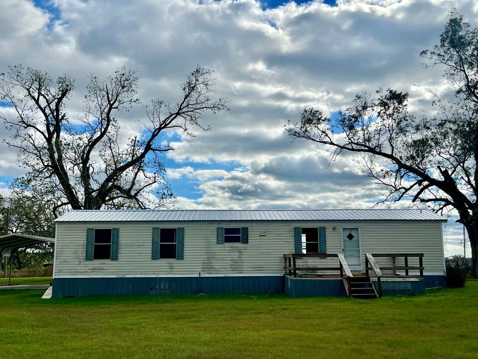 20376 Co Rd 136 in Live Oak, FL - Building Photo