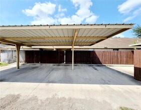 16 Tahiti Dr in Edinburg, TX - Building Photo - Building Photo
