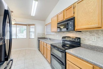 6162 N 88th Ln in Glendale, AZ - Building Photo - Building Photo