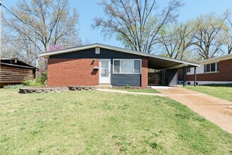 620 St Bernard Dr in Florissant, MO - Building Photo - Building Photo