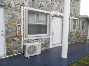 7341 NW 37th St in Hollywood, FL - Building Photo - Building Photo